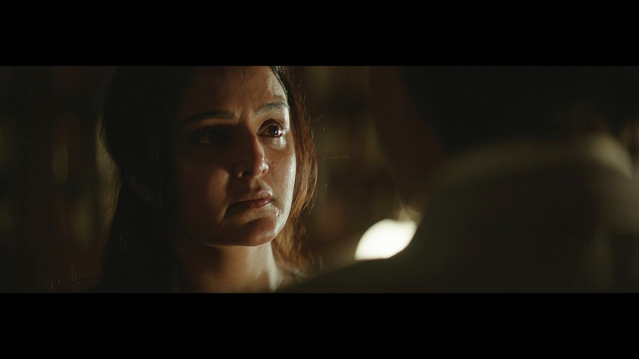 Lucifer (2019) AMZN WEB-DL Hindi + Mal 720p AVC DDP 5.1 ESub CineVood.mkv_snapshot_00.38.52.583